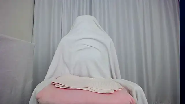 Snapshot of faceless_ chatting on September 24, 8:06 am faceless online show from September 24, 8:06 am