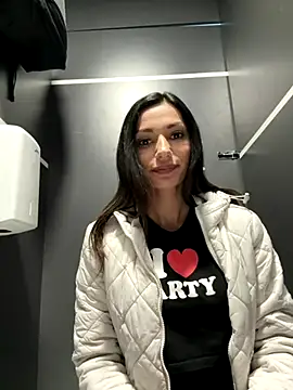  MiaQueen  online show from October 6, 9:45 pm