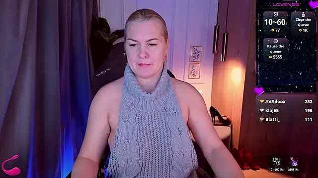 Snapshot of YolandaKiss chatting on February 27, 10:37 am YolandaKiss online show from February 27, 10:37 am