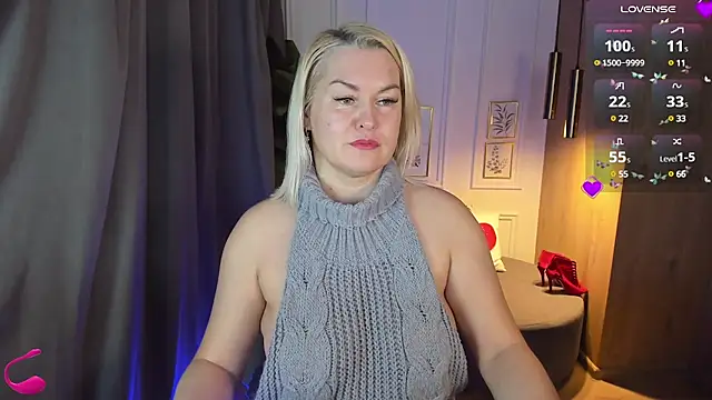 Snapshot of YolandaKiss chatting on March 18, 8:26 pm YolandaKiss online show from March 18, 8:26 pm
