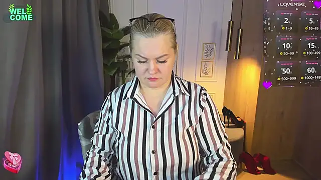 Snapshot of YolandaKiss chatting on March 20, 8:29 pm YolandaKiss online show from March 20, 8:29 pm