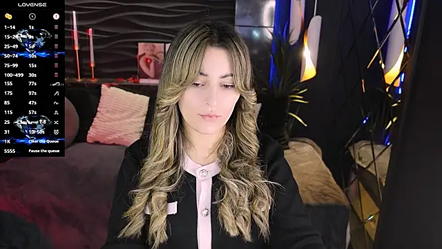 KylieMellow online show from March 19, 5:44 am