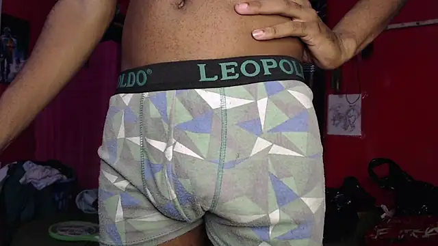 Snapshot of longdickservice chatting on January 2, 9:33 am longdickservice online show from January 2, 9:33 am