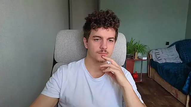 Remy Miles online show from October 24, 8:22 am