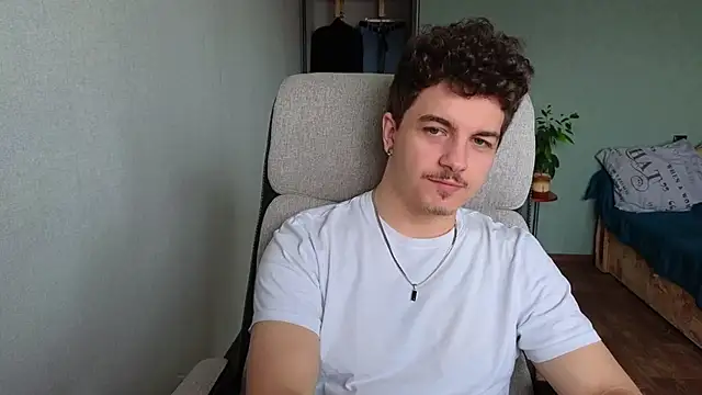 Remy Miles online show from March 31, 6:47 am