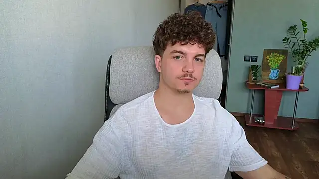 Remy Miles online show from July 21, 5:54 am