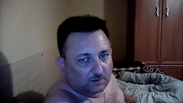 Snapshot of Novy73 chatting on September 15, 10:10 pm Novy73 online show from September 15, 10:10 pm