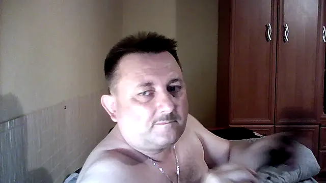 Snapshot of Novy73 chatting on October 1, 9:21 pm Novy73 online show from October 1, 9:21 pm