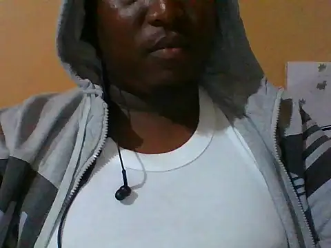 Snapshot of honeyswit chatting on October 2, 2:24 pm honeyswit online show from October 2, 2:24 pm