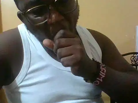 Snapshot of honeyswit chatting on December 3, 8:07 pm honeyswit online show from December 3, 8:07 pm