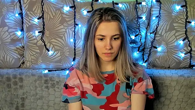 MaggieCake online show from March 7, 7:41 am