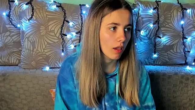 MaggieCake online show from October 27, 3:10 am