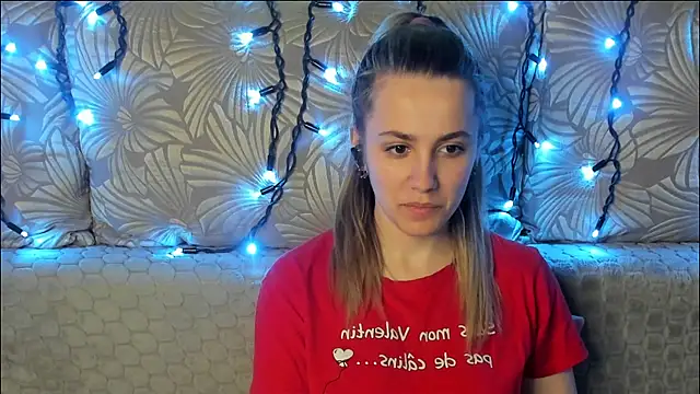 MaggieCake online show from April 16, 12:33 am