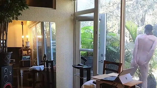 Snapshot of eliberator1777 chatting on March 6, 9:20 pm eliberator1777 online show from March 6, 9:20 pm