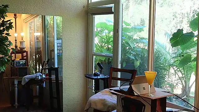 Snapshot of eliberator1777 chatting on October 12, 3:11 pm eliberator1777 online show from October 12, 3:11 pm