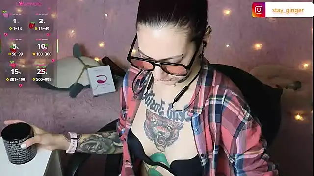 Snapshot of Ginger_Stay chatting on February 10, 9:14 am Ginger Stay online show from February 10, 9:14 am