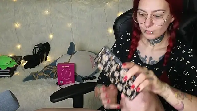 Snapshot of Ginger_Stay chatting on October 29, 2:14 am Ginger Stay online show from October 29, 2:14 am