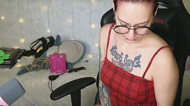 Snapshot of Ginger_Stay chatting on November 2, 9:11 am Ginger Stay online show from November 2, 9:11 am