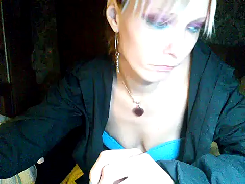 WildMissNiks online show from December 10, 1:55 pm