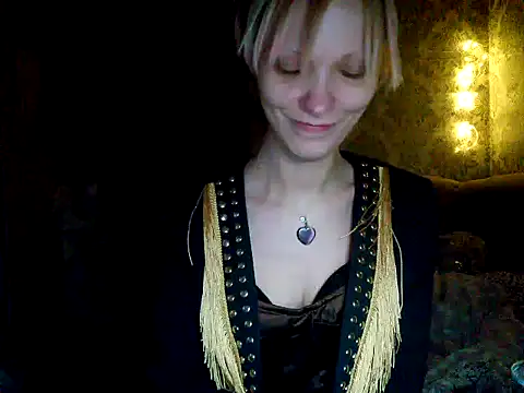 WildMissNiks online show from December 22, 11:00 am