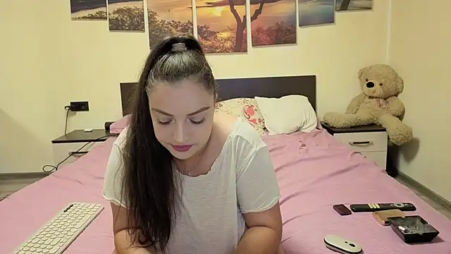 Snapshot of adelline chatting on June 10, 8:52 pm adelline online show from June 10, 8:52 pm