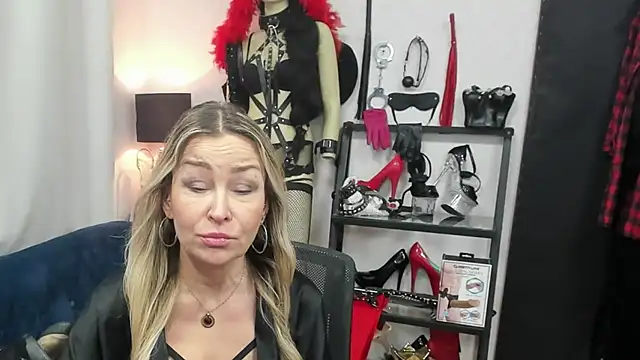 crystaLUX online show from February 3, 6:40 am