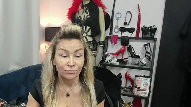 crystaLUX online show from March 23, 5:11 am