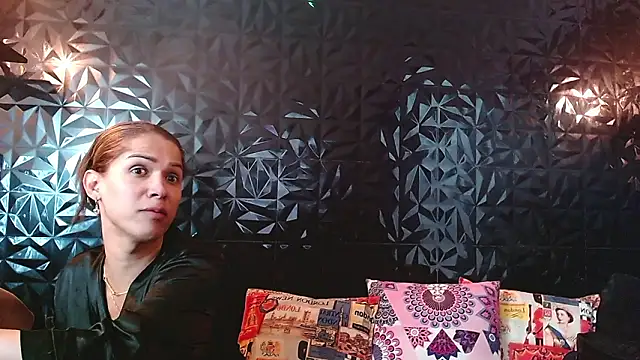 Snapshot of PINK__LOLA1 chatting on February 17, 10:27 pm PINK LOLA1 online show from February 17, 10:27 pm