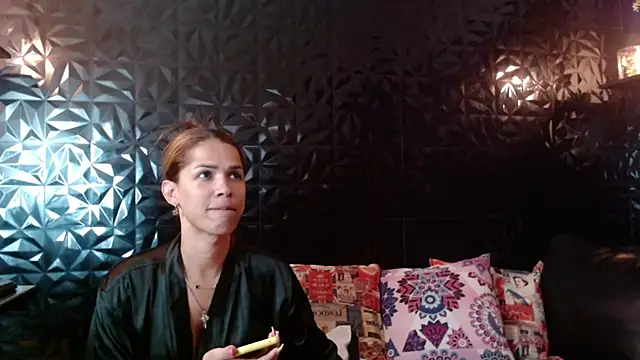 Snapshot of PINK__LOLA1 chatting on March 2, 9:43 pm PINK LOLA1 online show from March 2, 9:43 pm