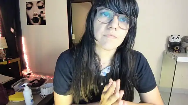Snapshot of donnasoto chatting on December 23, 12:08 pm donnasoto online show from December 23, 12:08 pm