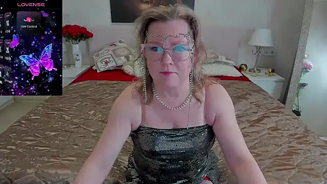 Snapshot of katysako chatting on March 8, 1:50 am katysako online show from March 8, 1:50 am