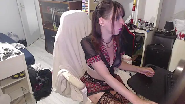 missthon0 online show from April 12, 1:16 pm