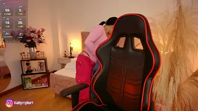 KallyMyller1 online show from February 20, 7:52 pm