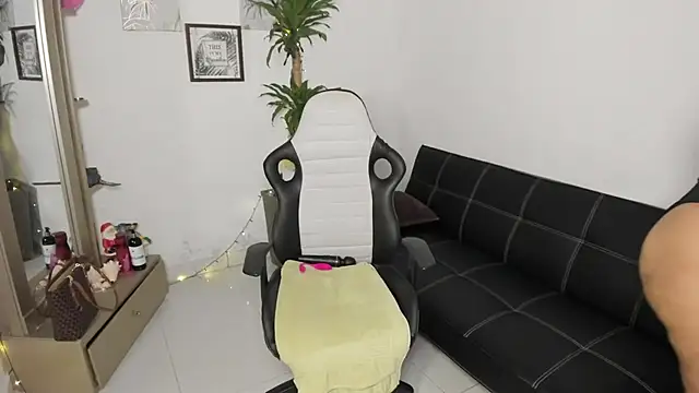 alyssannVhm online show from December 20, 2:29 am