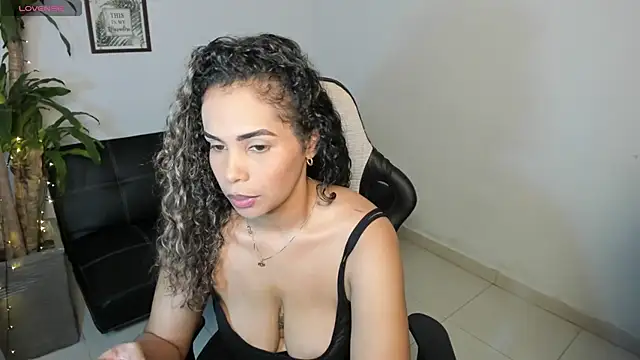 alyssannVhm online show from April 18, 12:14 am