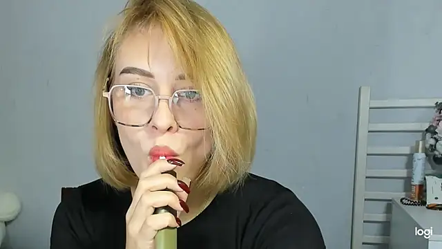 KindKristy online show from September 27, 5:23 am