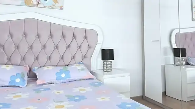 purefantasy online show from March 1, 6:26 am