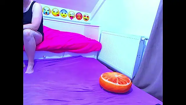 evehotty online show from February 17, 8:04 pm