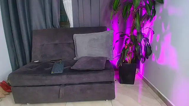 Snapshot of Aliciawonderxx chatting on November 9, 12:09 am Aliciawonderxx online show from November 9, 12:09 am