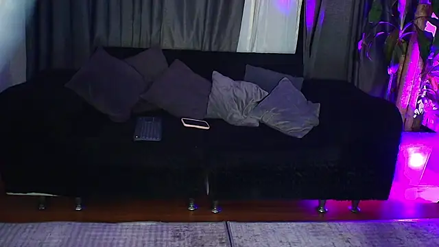 Snapshot of Aliciawonderxx chatting on July 5, 4:30 am Aliciawonderxx online show from July 5, 4:30 am