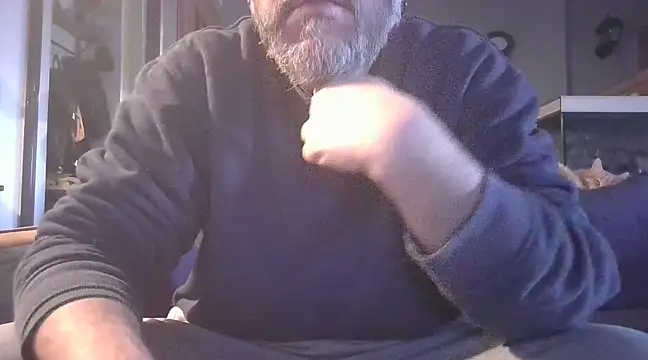 Snapshot of naked_bear chatting on January 22, 10:40 am naked bear online show from January 22, 10:40 am