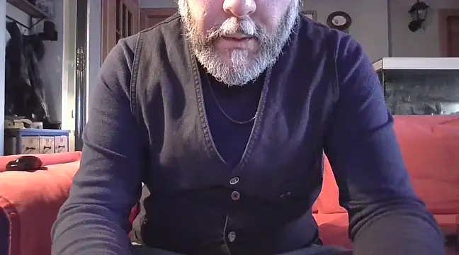 Snapshot of naked_bear chatting on February 28, 4:20 pm naked bear online show from February 28, 4:20 pm