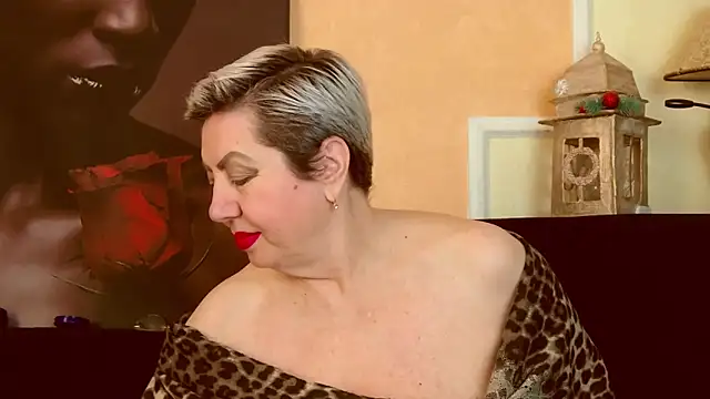 LadyPosh online show from April 7, 9:04 pm