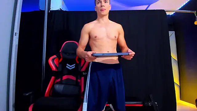 Aydenmiller96 online show from May 26, 5:14 am
