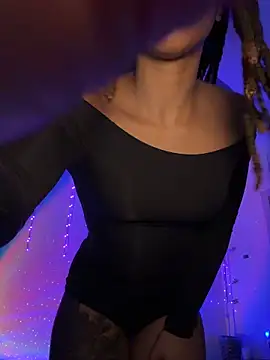 thebrattygoddess online show from February 13, 12:39 am