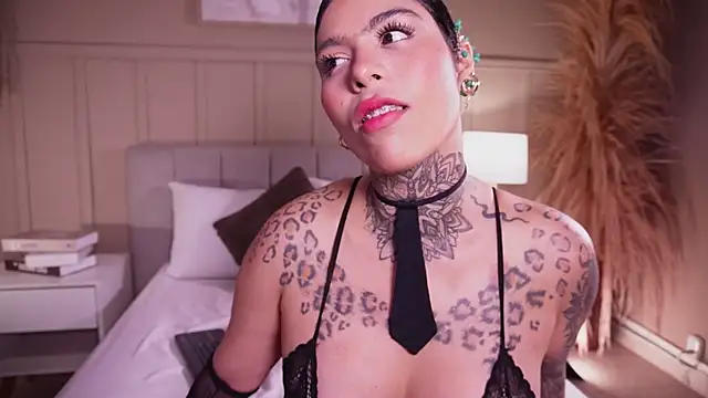 curvyliciousss online show from March 10, 5:29 pm