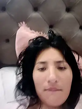 Snapshot of emily_honter chatting on January 16, 5:44 pm emily honter online show from January 16, 5:44 pm