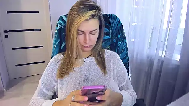 AlexiaDarren online show from December 4, 7:06 am