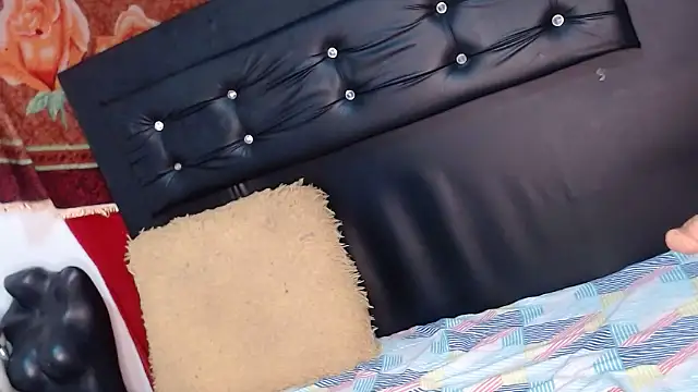 Snapshot of camilastar89 chatting on November 19, 11:27 pm camilastar89 online show from November 19, 11:27 pm