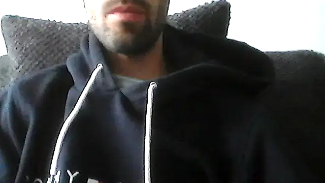 Snapshot of juju156111 chatting on October 24, 8:33 am juju156111 online show from October 24, 8:33 am